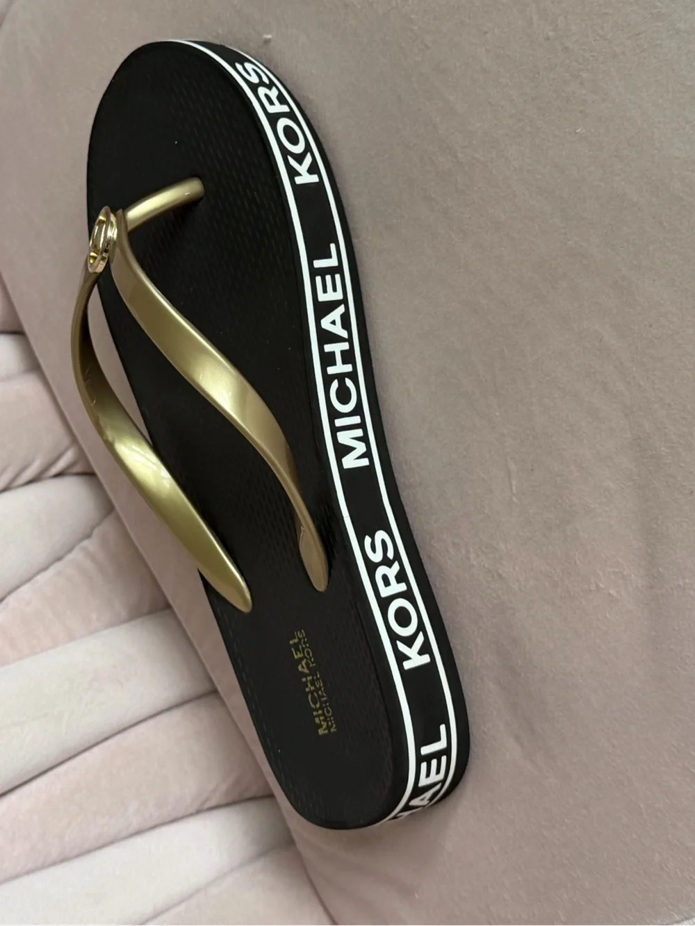 MICHAEL KORS Eva Platform Flip Flops Sz 7